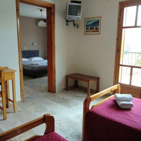 Orelia Pension Tolón Exteriör bild