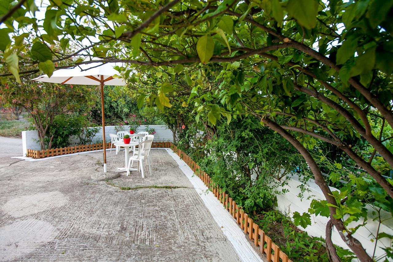 Orelia Pension Tolón Exteriör bild